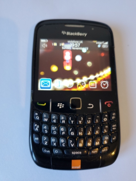 BlackBerry Curve 8520 2,4″ 256 MB, 2MP entsperrt Smartphone – schwarz