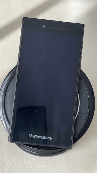 BlackBerry Leap 16GB Shadow Grey Smartphone als Ersatzteil Defekt Batterie