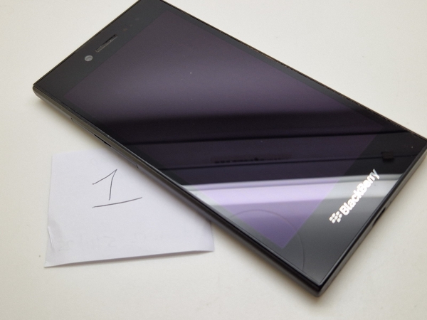 Sehr guter Zustand entsperrtes funktionierendes BlackBerry Leap schwarz 16 GB 2 GB RAM BBOS10 Smartphone