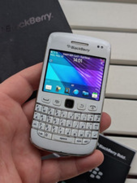 BlackBerry Bold 9790 Smartphone (entsperrt) – Weiß