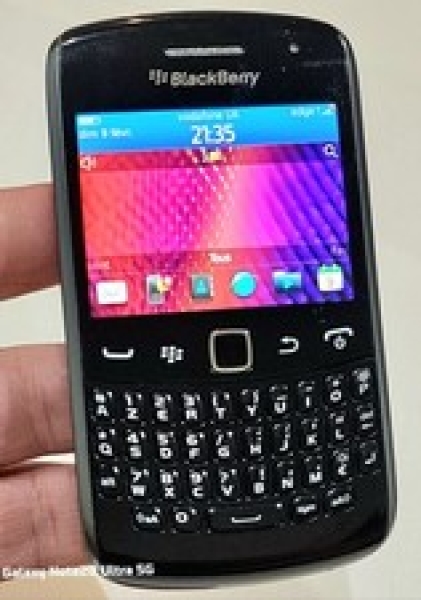BlackBerry Curve 9360 (entsperrt) 3G Smartphone sehr guter Zustand mit Ladegerät