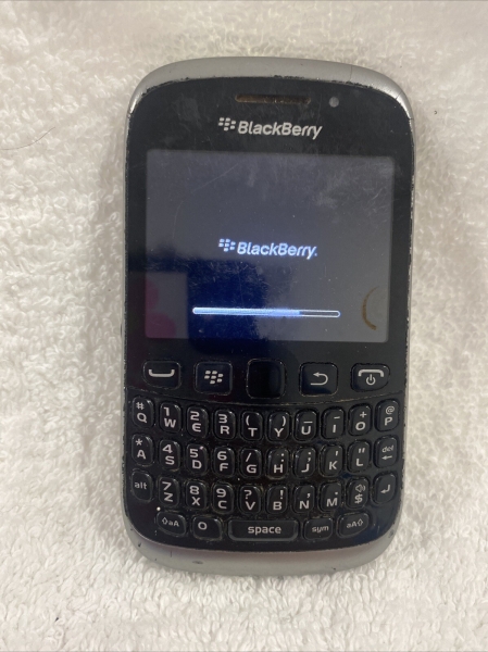 BlackBerry Curve Smartphone – Black – Used – Powers On