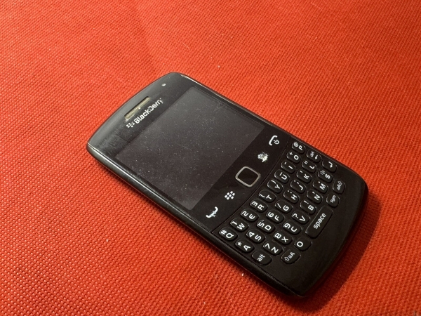BlackBerry Curve 9360 – weiß (entsperrt) Smartphone defekt unvollständig