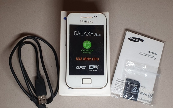 Samsung  Galaxy Ace GT-S5830 – Pure White – Smartphone ohne Simlock