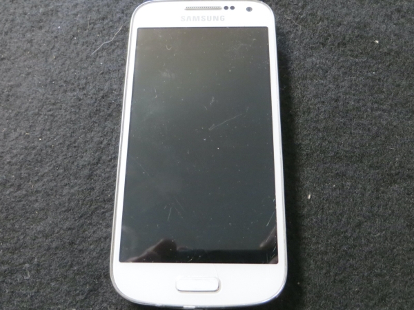 Samsung Galaxy S4 mini GT-I9195 – 8GB – Weiss Smartphone Lcd Defekt