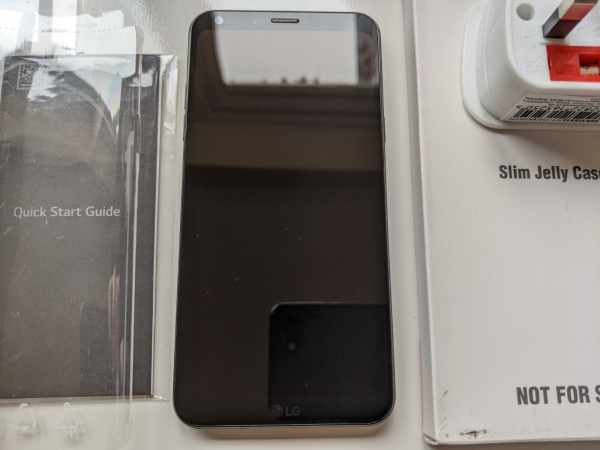 LG Q6 LG-M700A – 3/32GB – Dual SIM Astro Black 5,5“ HD Display entsperrt