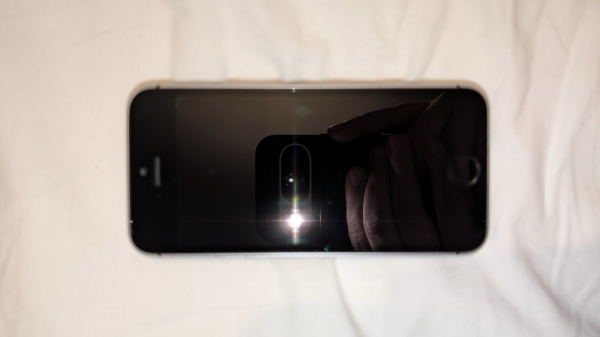 iPhone SE – Top Zustand – 100% Batteriezustand – 32GB – kleinere Mängel