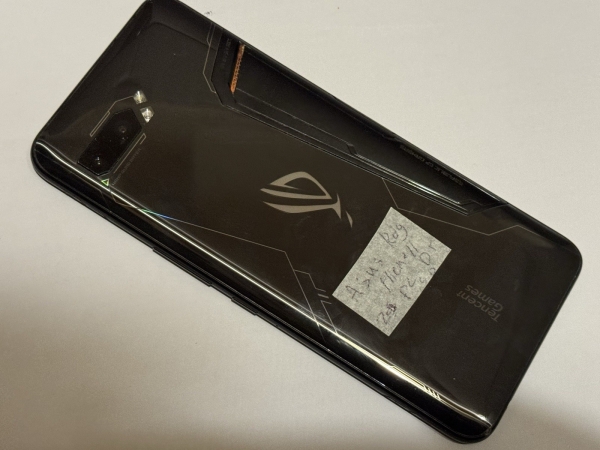 Asus ROG Phone II ZS660KL – Smartphone wird nur für Teile oder Reparatur verkauft