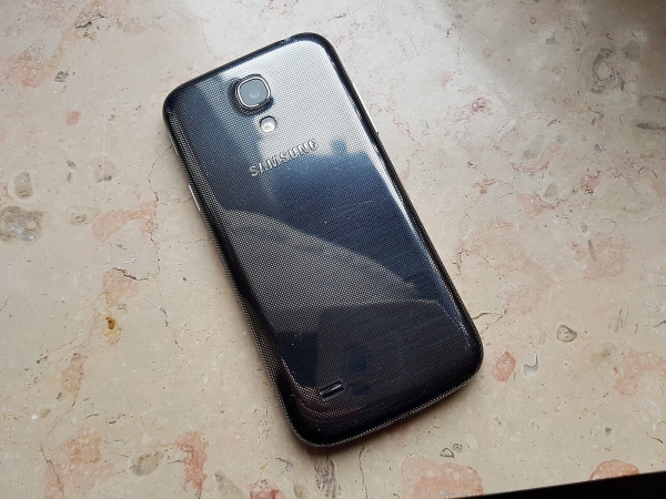 Samsung Galaxy S4 mini Schwarz Smartphone – defekt