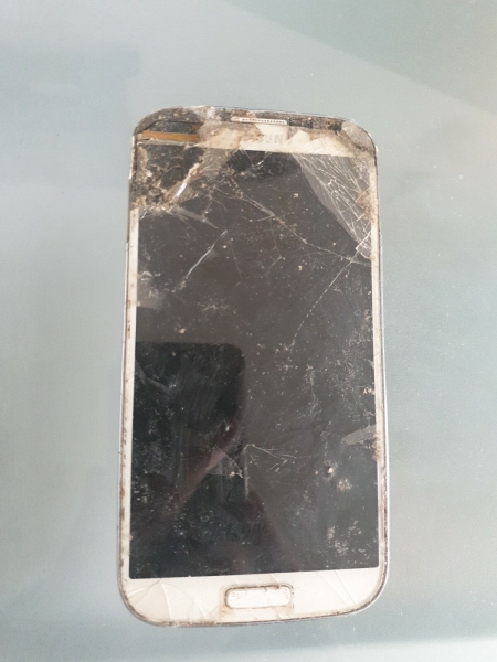 Samsung Galaxy S4 M919 – DEFEKT – NUR FÜR ERSATZTEILE – ANGEBOTE!