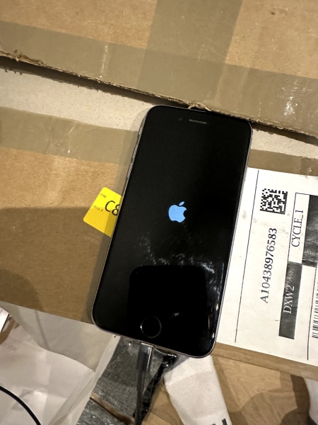 Apple MKQN2B/A iPhone 6s – 64GB – Space Grau (Entsperrt)