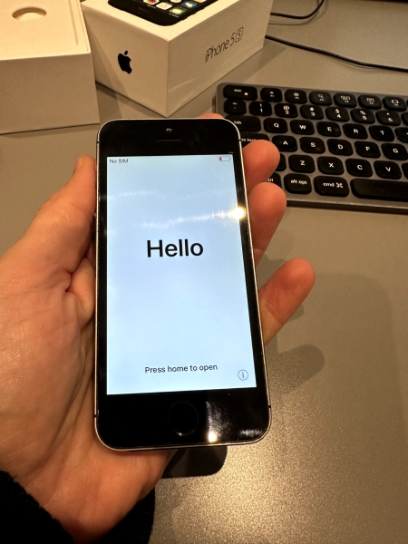 Apple iPhone 5S (ME432B/A) 16GB (entsperrt) GSM Smartphone – Space Grau