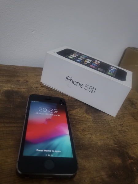 Apple iPhone 5s 16GB schwarz A1457 (GSM) 41 Smartphone