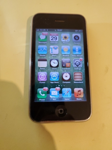 iPhone 3gs A1303 16gb IOS 6.0 Locked On 02 sehr guter Zustand Original Apple 196