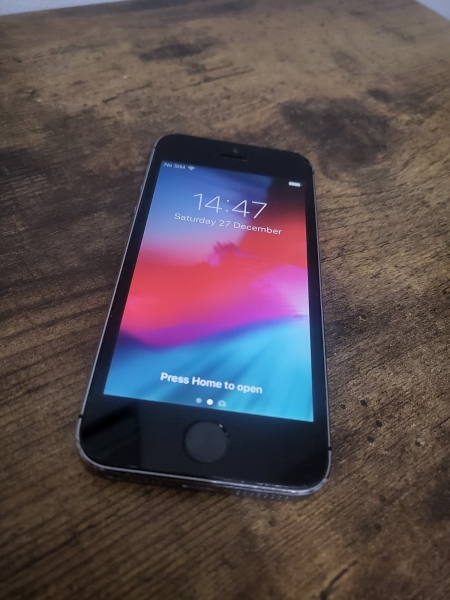 Apple iPhone 5s – 16GB – Schwarz Smartphone A1457 (GSM) 1