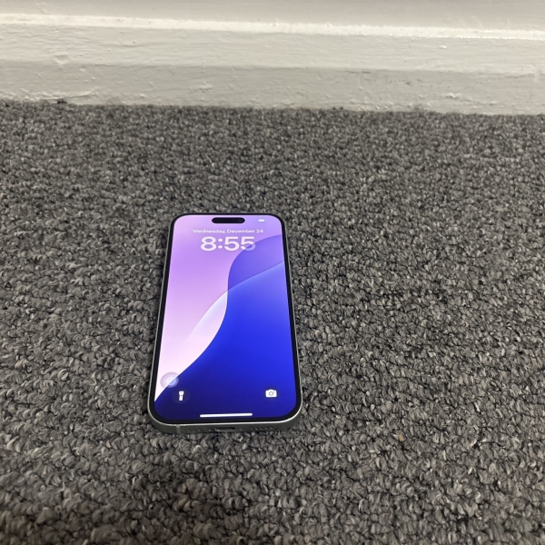 Apple iPhone 15 & 15 Pro 128GB entsperrt iOS Smartphone grün. AKKU 91%