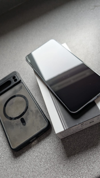 Google Pixel 8 Pro 128gb Smartphone und Verpackung ENTSPERRT