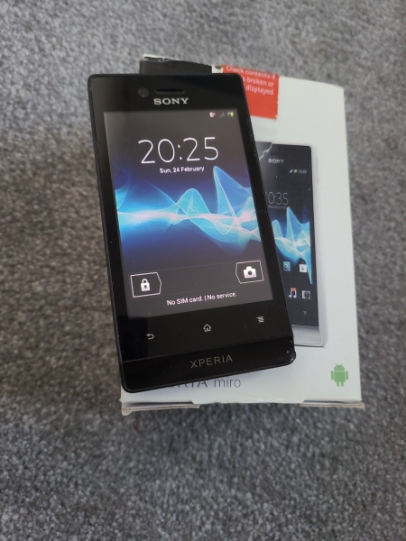 Sony Xperia Miro ST23i – 8GB – Schwarz (Entsperrt)
