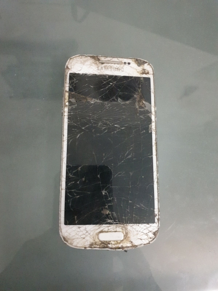 SAMSUNG GALAXY S4 MINI I9195 – ORDENTLICHER ZUSTAND – DEFEKT – FÜR ERSATZTEILE – ANGEBOT