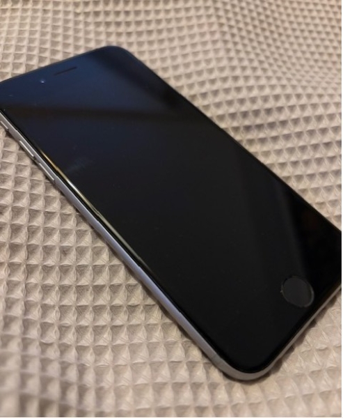 Apple iPhone 6s – 32GB – Silber (O2) A1688 (CDMA + GSM) MQ3D2B/A