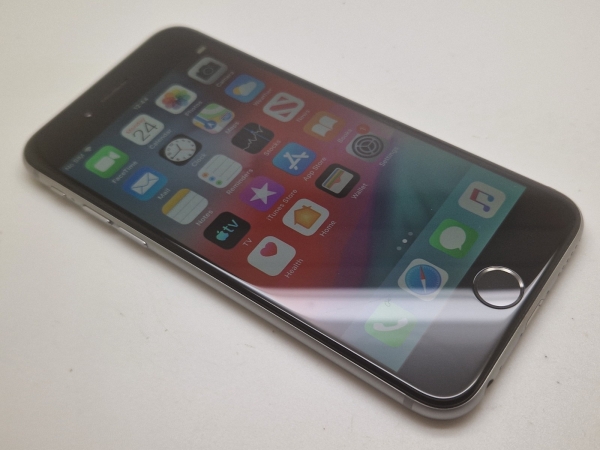 90 % Super Zustand entsperrt für alle Apple iPhone 6 16 GB silber Smartphone A1586