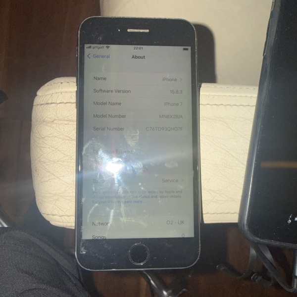 Apple iPhone 7 Smartphone, 32GB, Netzwerk entsperrt, schwarz, A1778