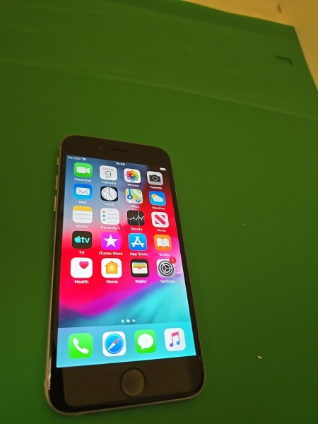 Apple iPhone 6 (Entsperrt) A1586.  16gb in Space Grau.  – Gebraucht.  (DK726)