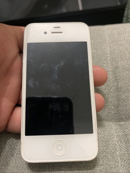 Apple iPhone 4s – 8GB – A1387 (CDMA + GSM)