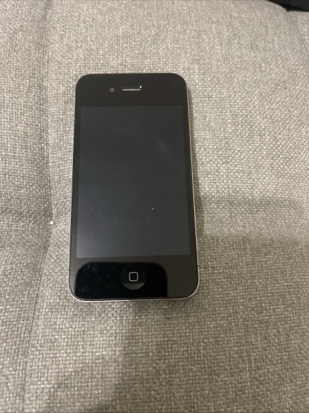 Apple iPhone 4 – 8GB – Schwarz (EE) A1332 (GSM) ungetestet