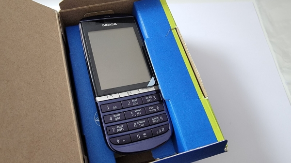 Nokia Asha 300 lila (entsperrt) Smartphone selten