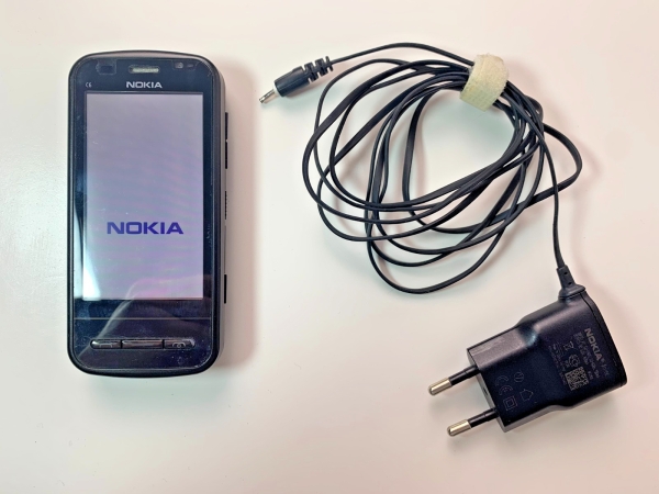Nokia  C6-00 – Schwarz (Ohne Simlock) Smartphone