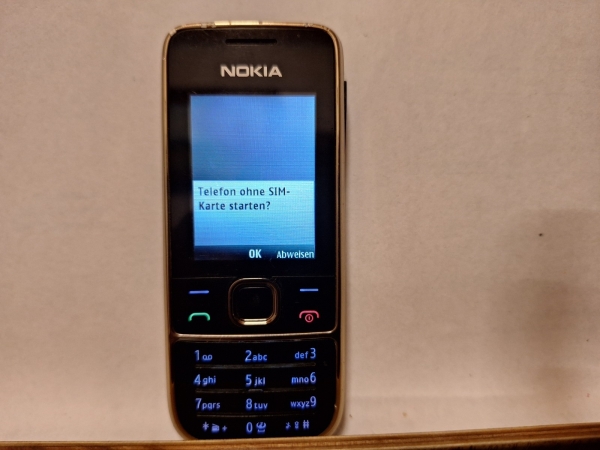 Handy Nokia 2700 schwarz (Ohne Simlock) Smartphone