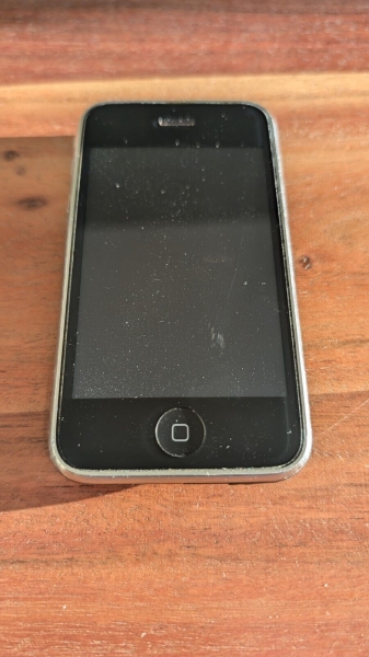 Apple iPhone 3G – 16GB – Schwarz (O2) A1241 (GSM)