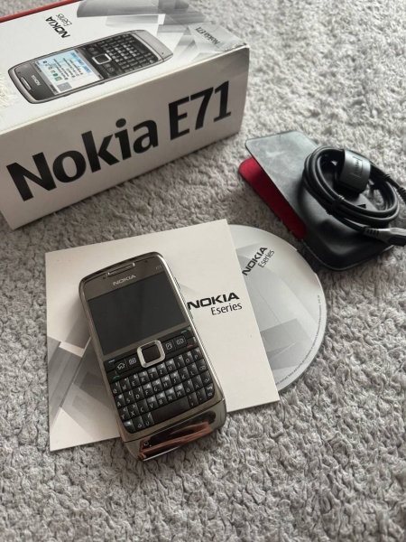 Nokia  E71 – Grau (Ohne Simlock) Smartphone