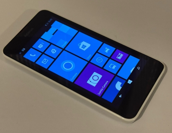 Nokia Lumia 630 Smartphone (entsperrt) – Weiß