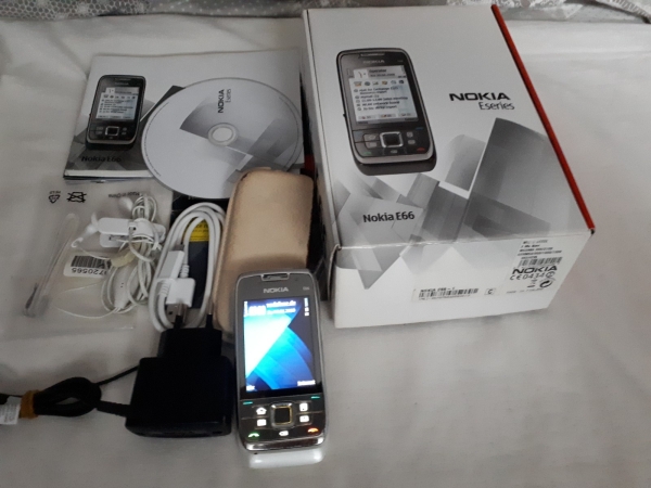Nokia  E66 – Weiss (Ohne Simlock) Smartphone