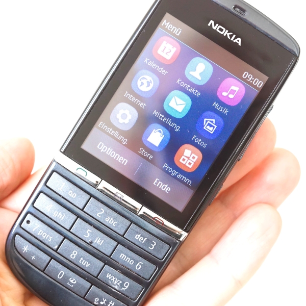 Nokia Asha 300 Smartphone (entsperrt) – Graphite