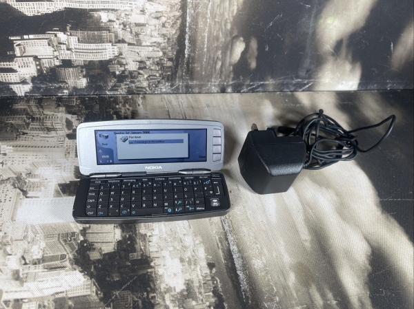 Nokia 9300i Communicator Handy entsperrt