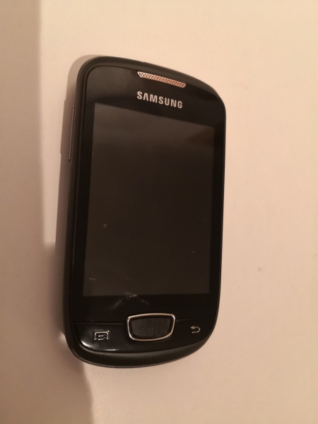 Samsung Galaxy Mini  GT-S5570 Handy Smartphone Phone in Schwarz inkl. Ersatz LCD