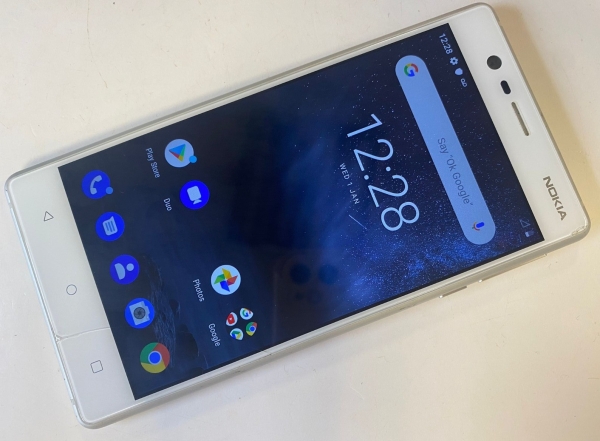 Nokia 3 (TA-1020) Smartphone Handy (entsperrt) 4G LTE Android 9 16GB mattschwarz