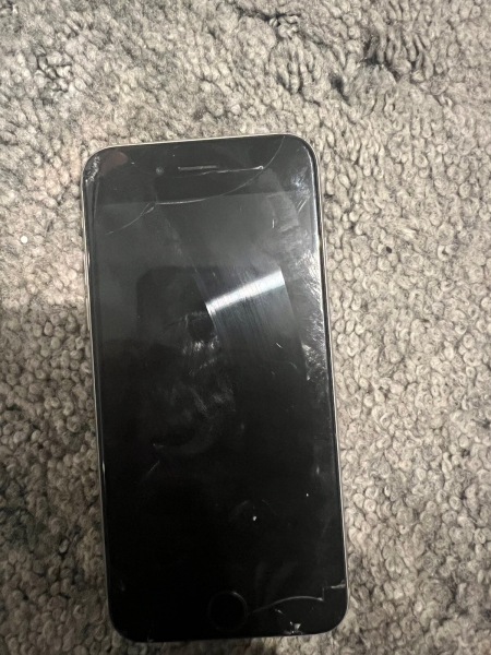 Apple iPhone 6s – 64GB – Space Grau (Vodafone) A1688 (CDMA + GSM)