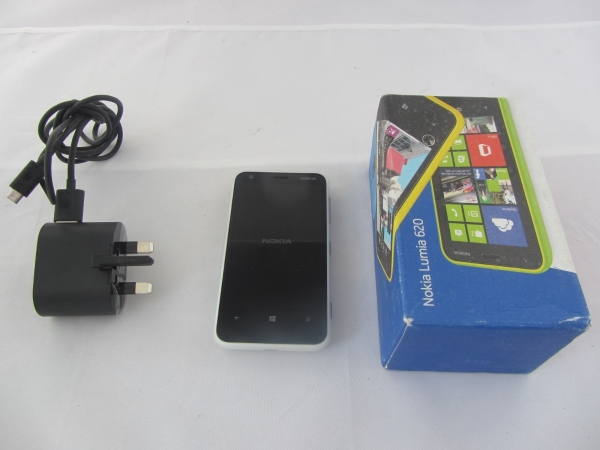 Nokia Lumia 620 weiß entsperrt 8GB 3,8″ 5MP Windows Touchscreen Smartphone