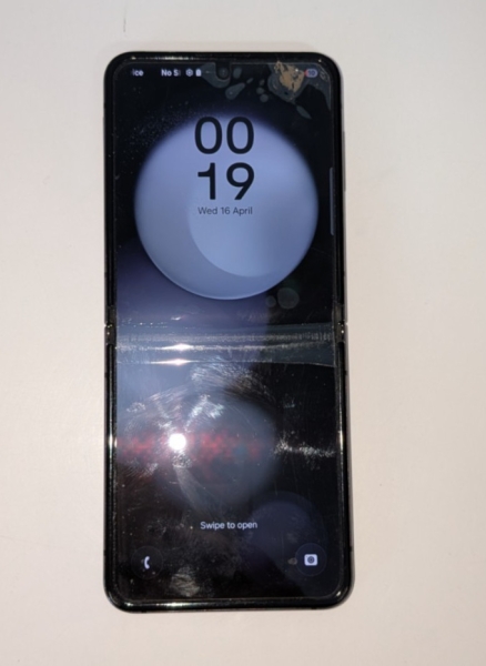 Samsung Galaxy Z Flip5   Smartphone – Teildefekt