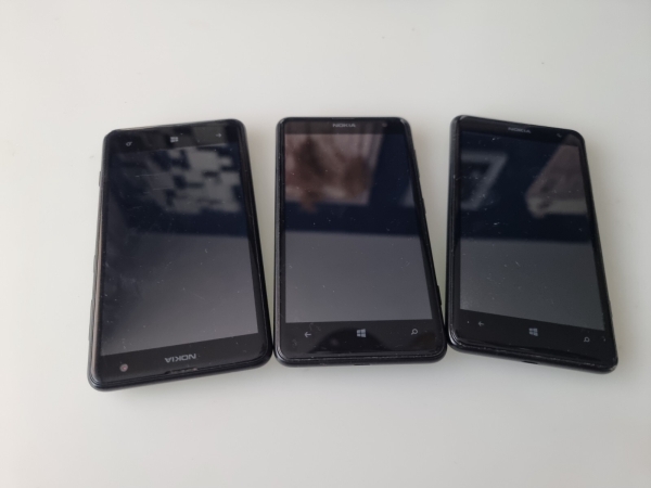 3 x Nokia Lumia 625 4,7″ 512MB RAM/8GB ROM LTE schwarz Windows 8.1 Smartphone