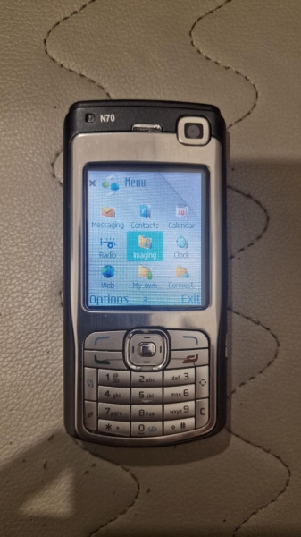 Nokia N70 – Silber Smartphone