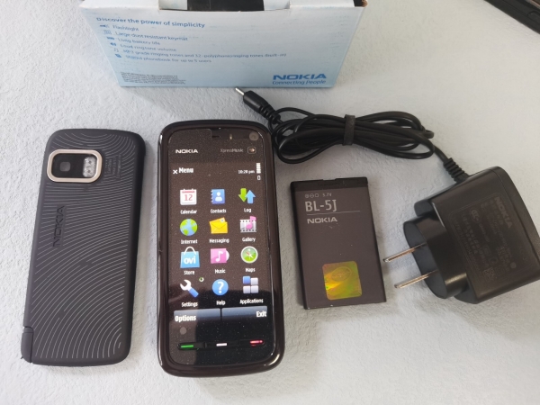 Nokia XpressMusic 5800 Red / Black Unlocked Smartphone