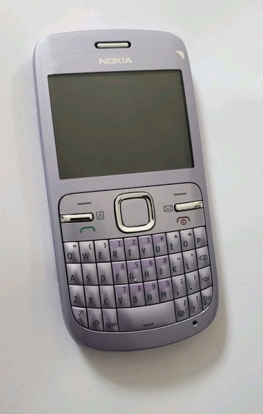 Nokia C3-00 Smartphone (entsperrt) Lilac Limited Edition
