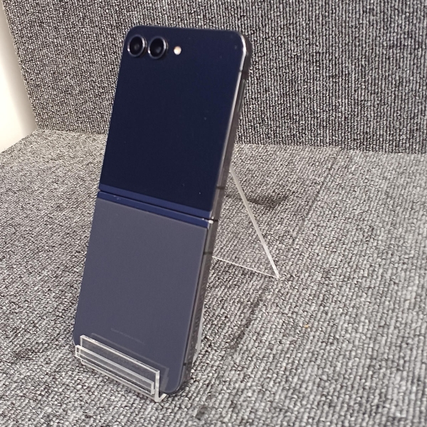 SAMSUNG Galaxy Z Flip5 Smartphone – Faltbar, Entsperrt, Hervorragend