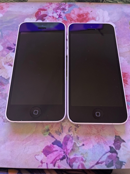 2 x Apple iPhone 5c – 32GB – weiß A1507 (GSM) defekt Ersatzteile Reparaturen lesen