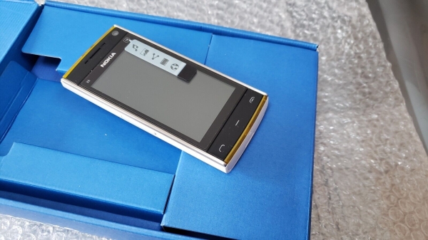 Nokia X6 Smartphone (entsperrt) – 16GB – Weiß